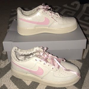 SIZE YOUTH 6.5 (Fits like Woman’s 8) Air Force 1s